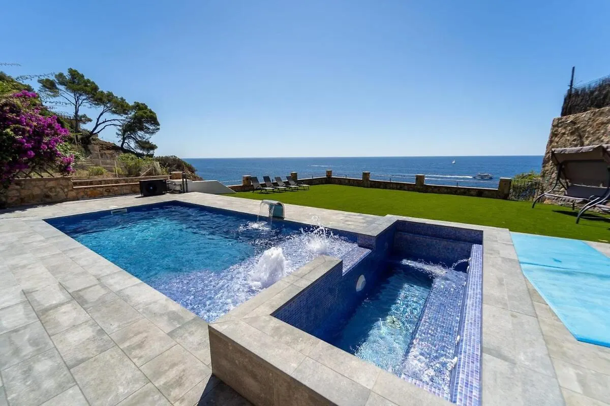 Willa Oceanfront, Swimming Pool, Jacuzzi Lloret de Mar
