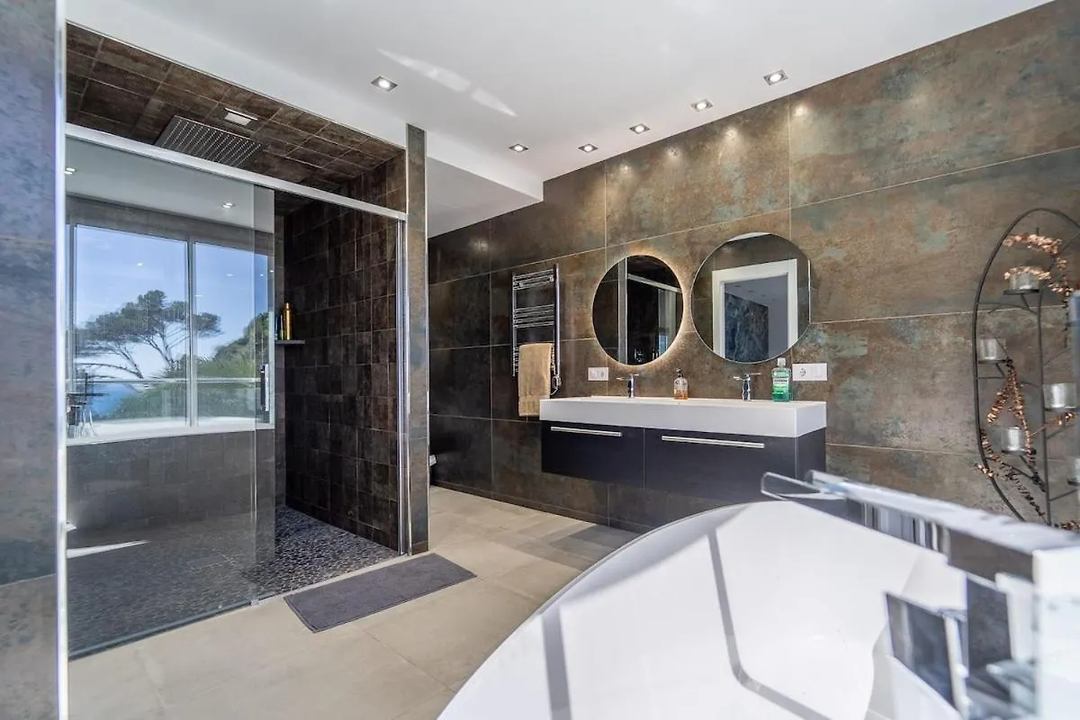 Willa Oceanfront, Swimming Pool, Jacuzzi Lloret de Mar Hiszpania