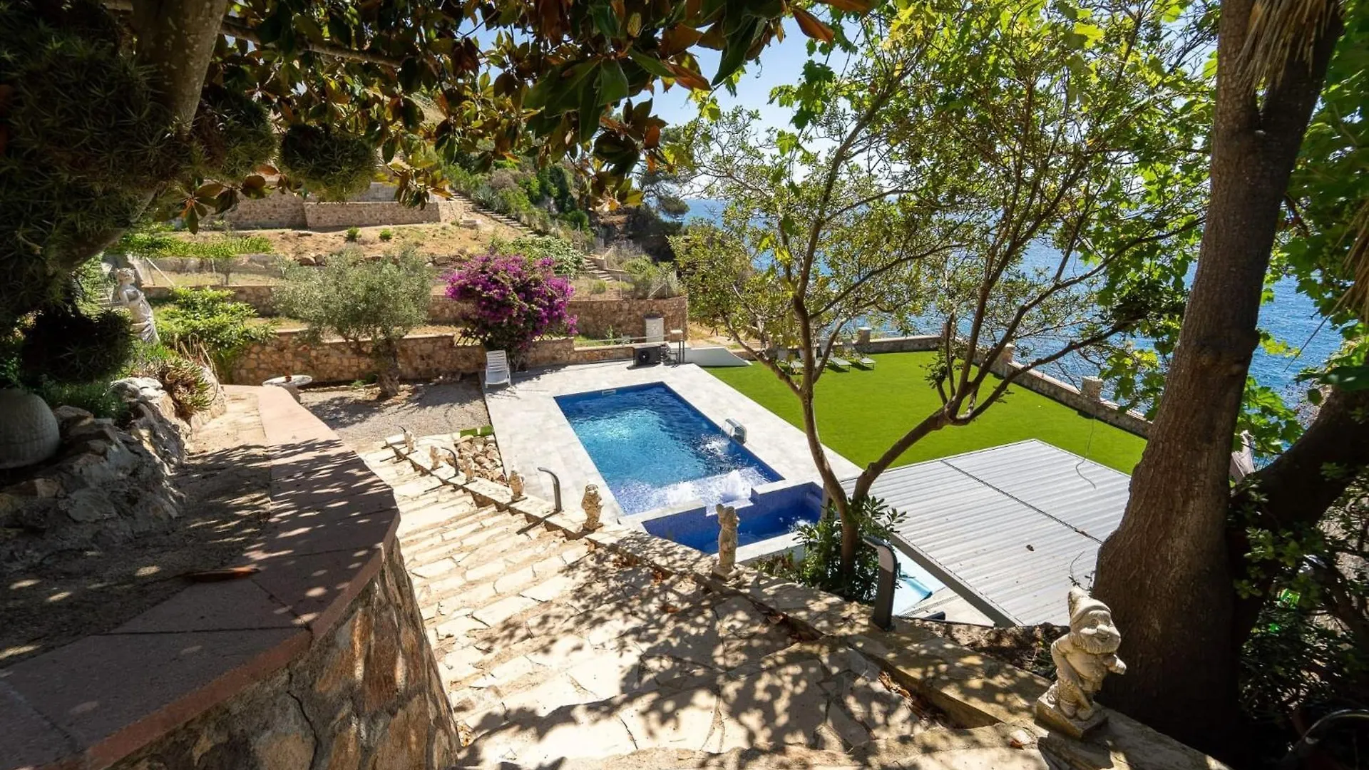 Villa Oceanfront, Swimming Pool, Jacuzzi à Lloret de Mar
