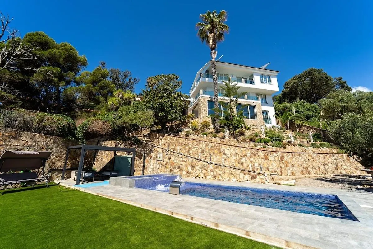 Willa Oceanfront, Swimming Pool, Jacuzzi Lloret de Mar