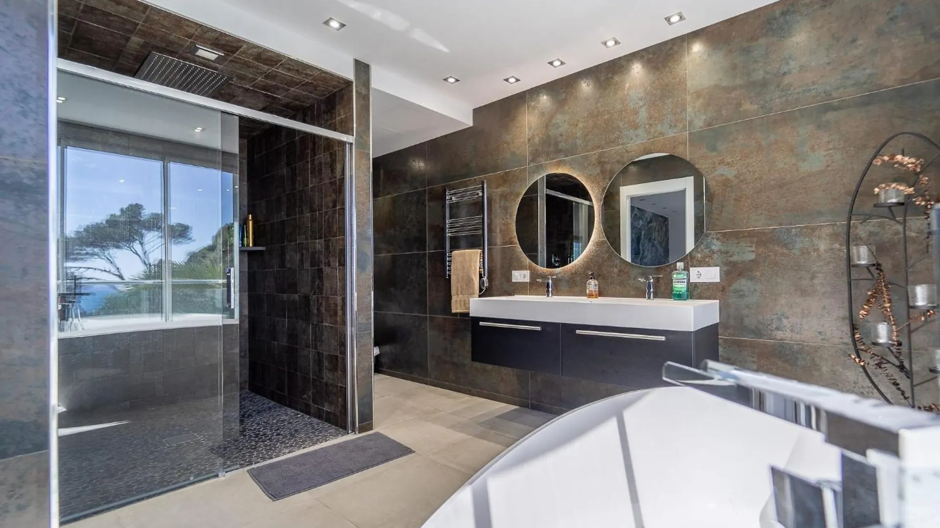 Villa Oceanfront, Swimming Pool, Jacuzzi à Lloret de Mar